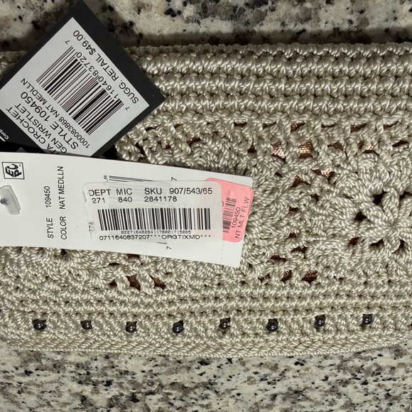 The Sak- NWT-  Wristlet. Great way to tote daily essentials - Picture 4 of 8